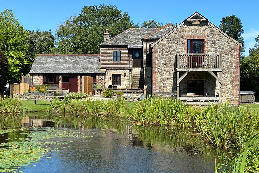 trehill holiday cottages in cornwall by a fishing lake